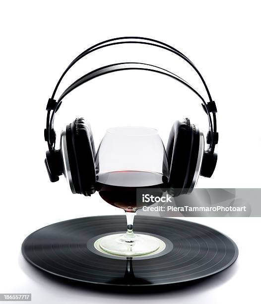 Vinho De Vinil De Música - Fotografias de stock e mais imagens de Vinho - Vinho, Auscultador - Equipamento Áudio, Amor