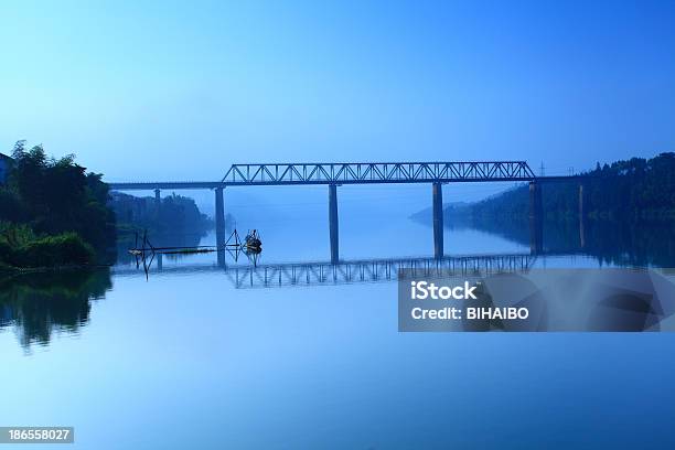 Foto de Highway Viaduct Bridge e mais fotos de stock de Ajardinado - Ajardinado, Arbusto, Cena Não-urbana