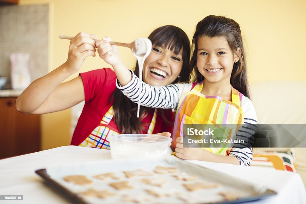 Backen zusammen - Lizenzfrei 6-7 Jahre Stock-Foto