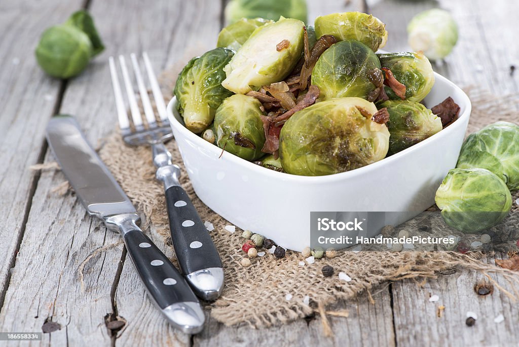 Teil Gebratener Brüssel Sprouts - Lizenzfrei Abnehmen Stock-Foto