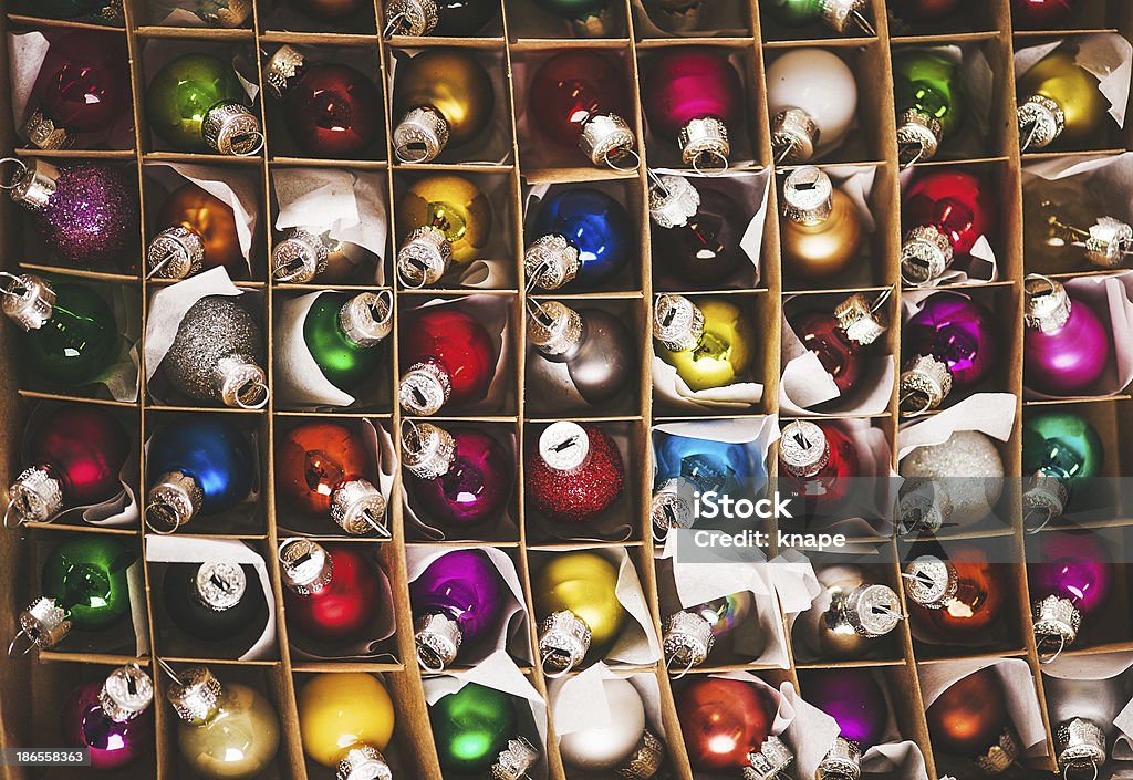 Boże Narodzenie dekoracje multicolored świecidełek - Zbiór zdjęć royalty-free (Aranżacja)