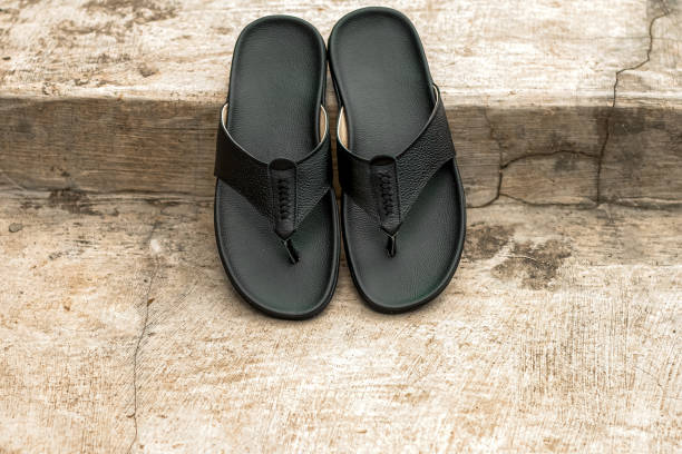 Black cowhide sandals, leather sandals for men.