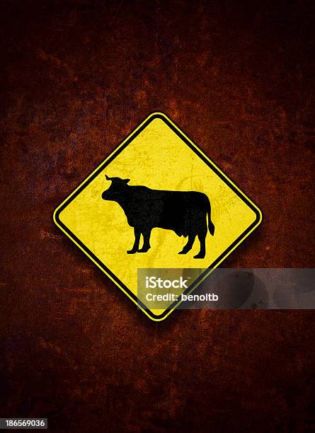 牛の警告 - ベージュのベクターアート素材や画像を多数ご用意 - ベージュ, 人物なし, 余白