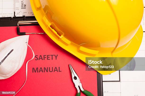 Foto de Construção Manual De Segurança E Workmanferramentas Em Houseplans e mais fotos de stock de Acidente