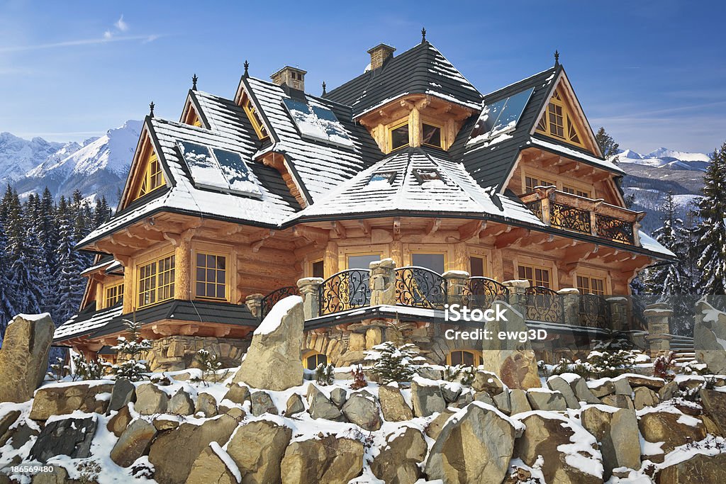 Piękny kraj Rezydencja w Góry Tatry - Zbiór zdjęć royalty-free (Dom - Budowla mieszkaniowa)