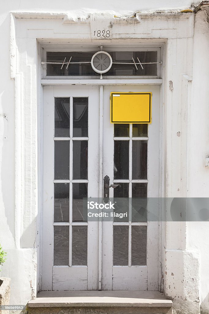 Alte Tür mit Schild - Lizenzfrei Alt Stock-Foto