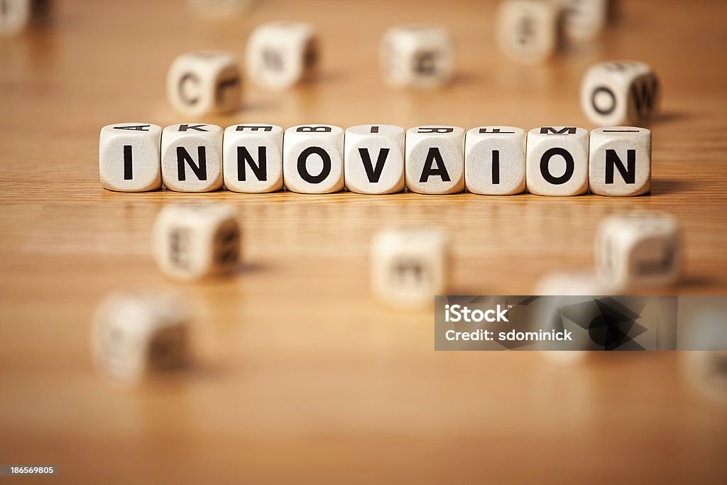 Innovación y la palabra escrita en letra cubos - Foto de stock de Bloque - Forma libre de derechos