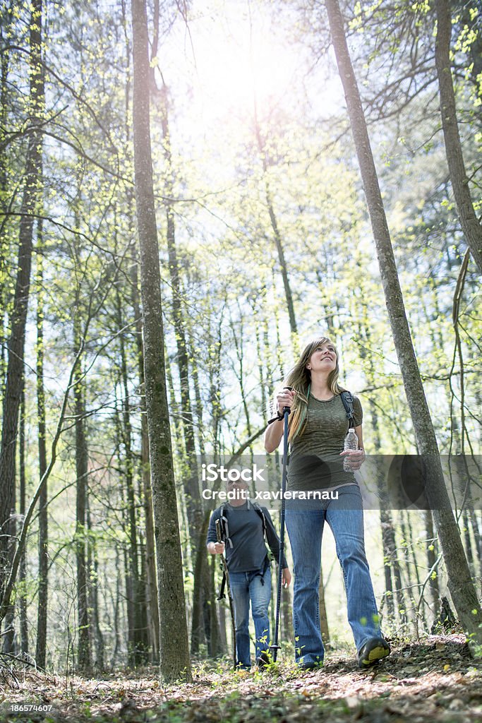 Senderismo en el bosque - Foto de stock de Georgia - Estado de EEUU libre de derechos