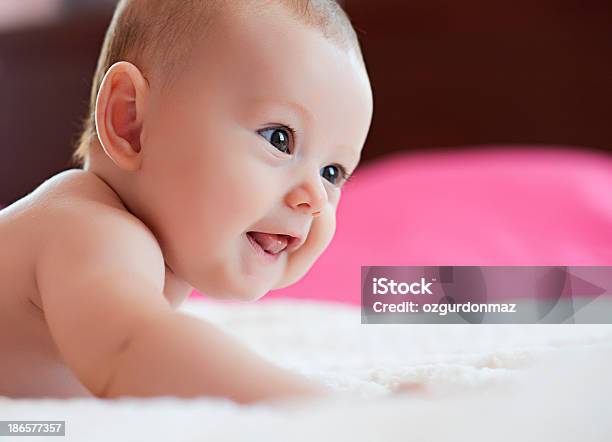Süßes Für Babys Mädchen Stockfoto und mehr Bilder von 0-11 Monate - 0-11 Monate, Aufregung, Baby