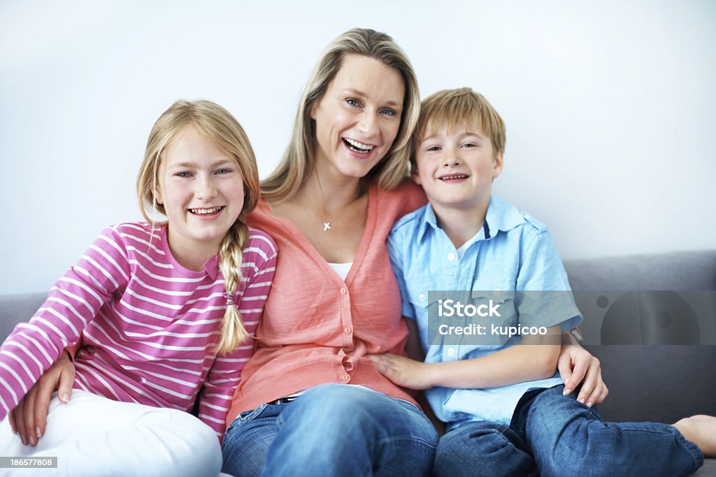 접합 시간 mom - 로열티 프리 2세대 가족 스톡 사진