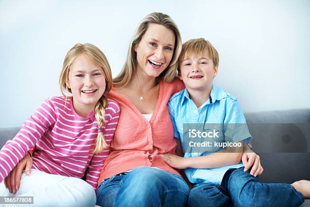 Criar Laços Tempo Com A Sua Mãe - Fotografias de stock e mais imagens de 30-39 Anos - 30-39 Anos, Adulto, Adulto de idade mediana