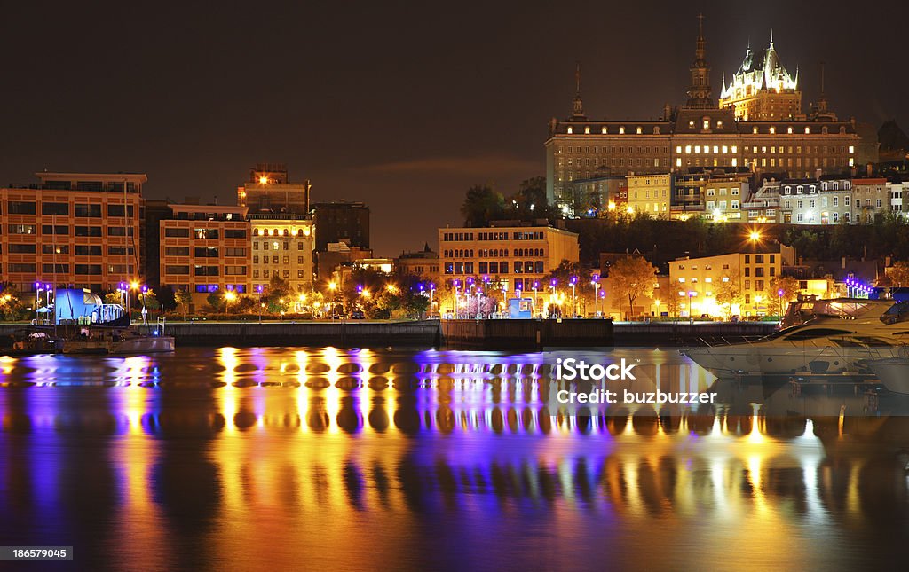 Beleuchtet Altstadt von Quebec City bei Nacht - Lizenzfrei Alt Stock-Foto