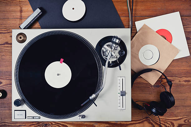 platine de disque vinyle sur une table - weis photos et images de collection