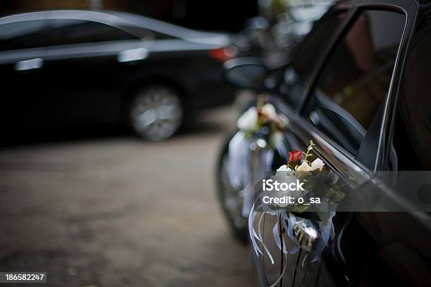 デコレーションウェディング車 - 結婚のストックフォトや画像を多数ご用意 - 結婚, 自動車, お祝い