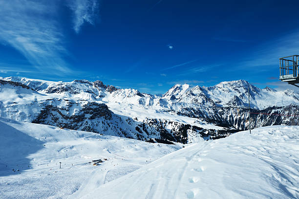 istock Mountains with snow in winter 186583150