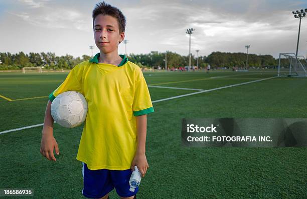 若いサッカー選手 - 汗のストックフォトや画像を多数ご用意 - 汗, 子供, サッカー