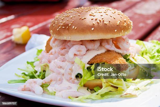 Krabben Und Fischen Burger Stockfoto und mehr Bilder von Burger - Burger, Shrimp - Meeresfrucht, Krabbe