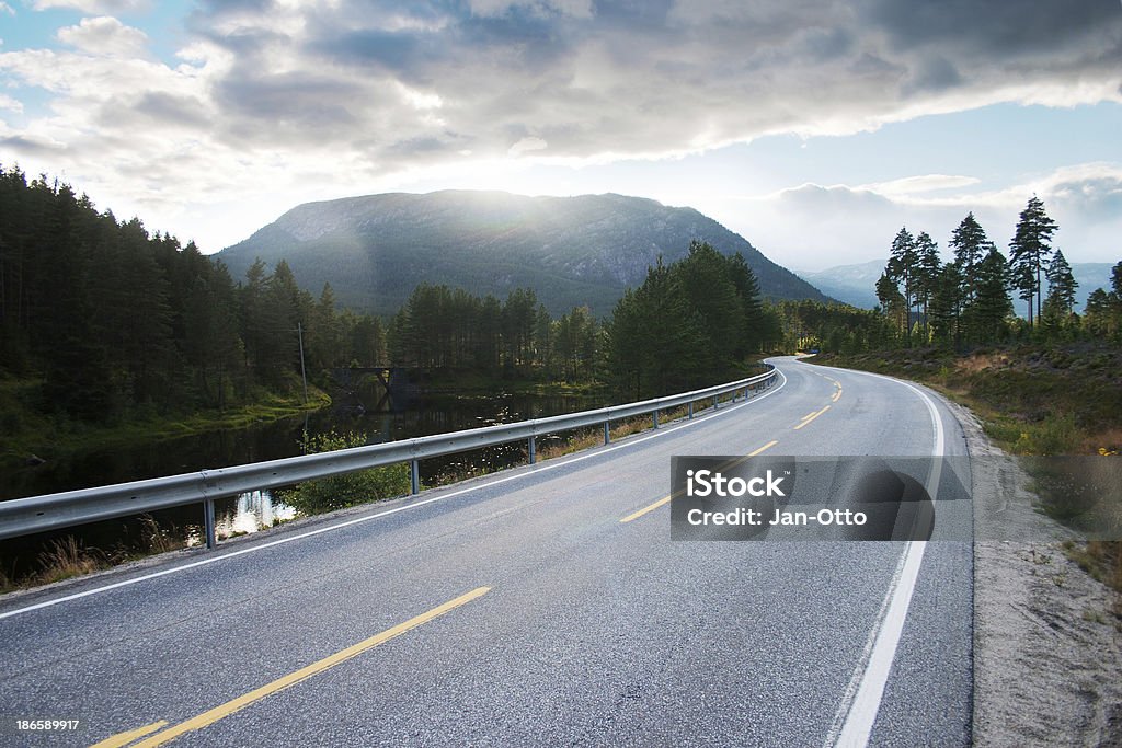 Road in Setesdal, southern Norwegen - Lizenzfrei Anhöhe Stock-Foto