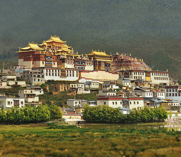 istock Tibetan monastery in China 186590219