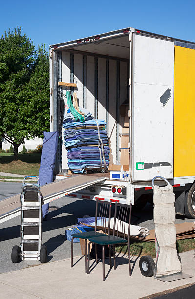 istock Open End of a Moving Truck 186591020