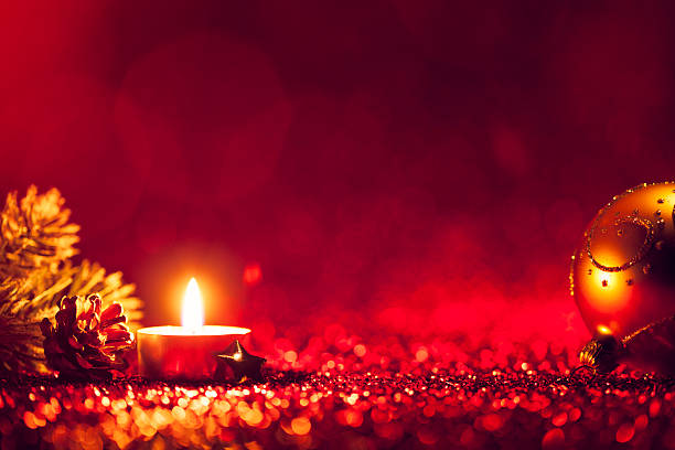 istock Red Christmas - Candle Light Bokeh Defocused Decoration Gold 186591960