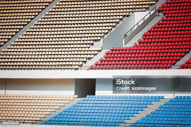 Photo libre de droit de Sièges Du Stade banque d'images et plus d'images libres de droit de Beige - Beige, Gradin, Auditorium