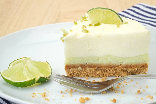 tourte au citron vert - key lime pie dessert pie pastry photos et images de collection