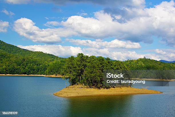 Foto de Fontana Vista Para O Lago Da Represa e mais fotos de stock de Carolina do Norte - Estado dos EUA - Carolina do Norte - Estado dos EUA, Destino turístico, Ilha