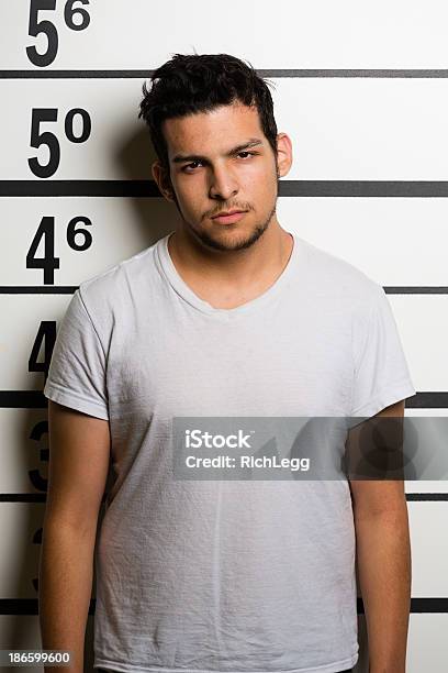 Photo libre de droit de Mugshot Dun Homme banque d'images et plus d'images libres de droit de Adolescent - Adolescent, Adulte, Arrestation