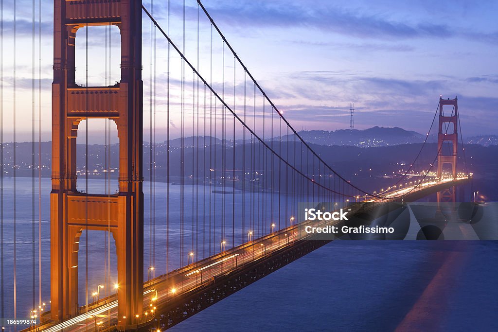 Golden Gate Bridge San Francisco at dawn - Zbiór zdjęć royalty-free (Bez ludzi)