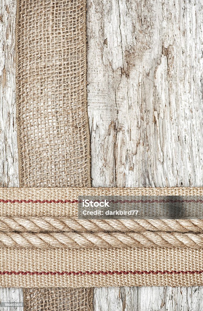 ロープ、ハードウェアおよび粗製麻布リボン、古い木 - からっぽのロイヤリティフリーストックフォト