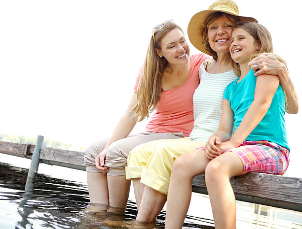 ¡mi especial a las niñas - mother daughter grandmother jetty fotografías e imágenes de stock