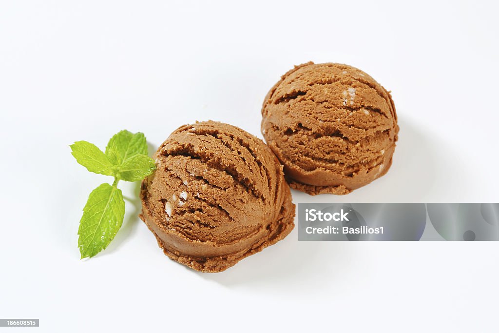 Bola de sorvete de chocolate - Foto de stock de Colherada royalty-free