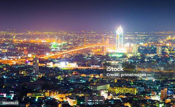 Vista Panorámica Del Paisaje Urbano En Asia Foto de stock y más banco de imágenes de Aire libre - Aire libre, Ajardinado, Alto - Descripción física