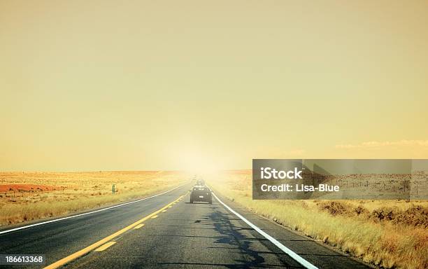 Condução Na Rota 66 - Fotografias de stock e mais imagens de Carro - Carro, Estrada 66, EUA