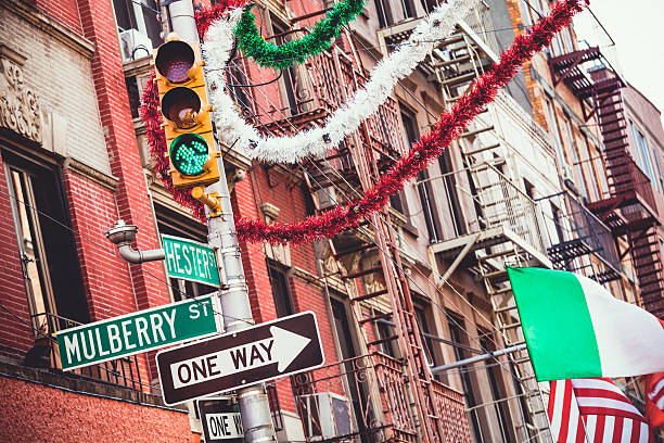 pequena itália neighborhood em manhattan, nova iorque - one way road sign sign blank imagens e fotografias de stock