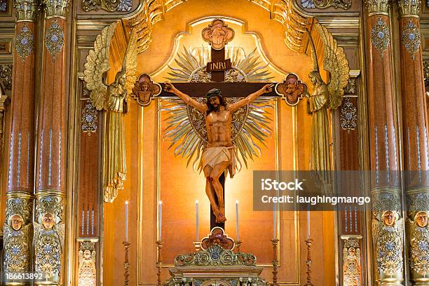 Catedral De Cebu - Fotografias de stock e mais imagens de Cruz religiosa - Cruz religiosa, Relicário, Altar