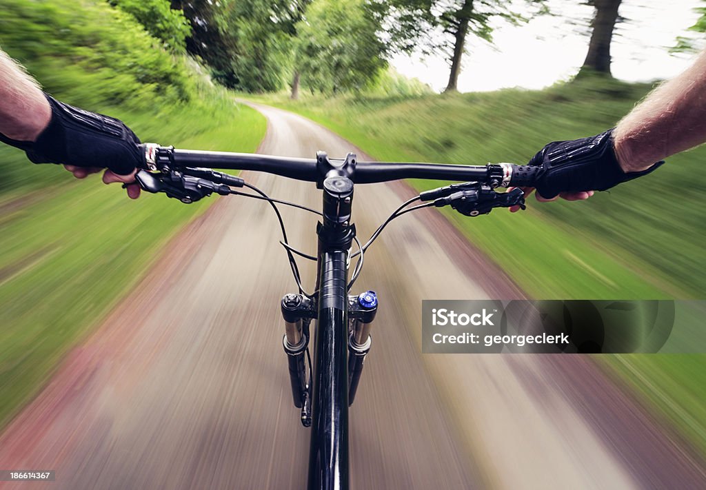 Ciclismo de montaña Rider de perspectiva - Foto de stock de Abstracto libre de derechos