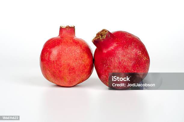 Photo libre de droit de Pomegranates Isolé Sur Blanc banque d'images et plus d'images libres de droit de Aliment - Aliment, Aliment cru, Antioxydant