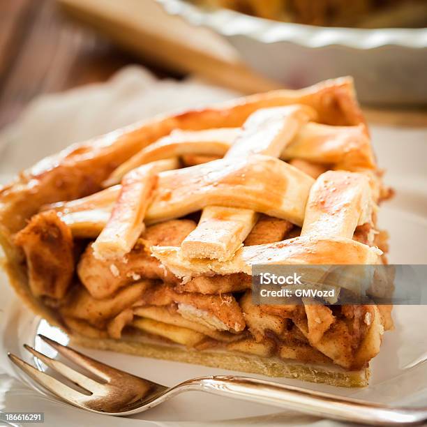 Foto de Torta De Maçã e mais fotos de stock de Assado no Forno - Assado no Forno, Bolo, Comida