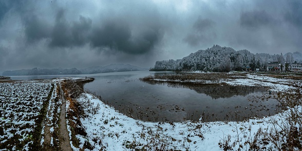 Hongsi Lake.  Hongsi Lake in winter is another kind of beauty.