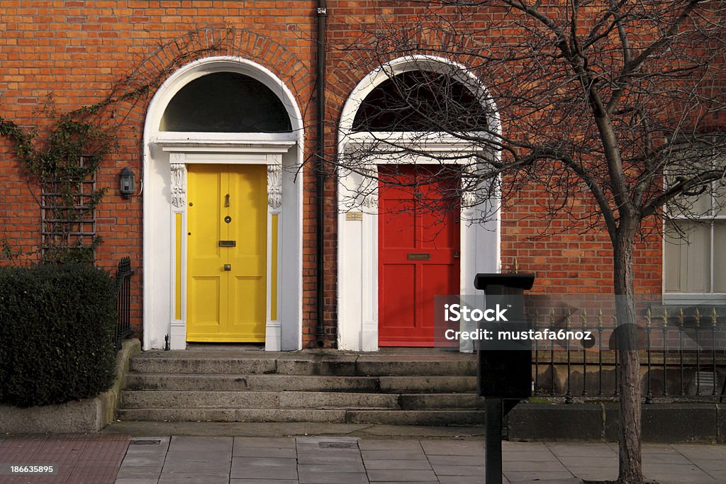 두 더블린 문, 노란색, 빨간색 - 로열티 프리 0명 스톡 사진