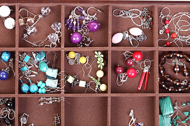 istock box dark wooden jewellery 186635972