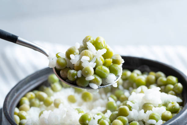 istock Pea steamed rice in a cauldron 1866370118