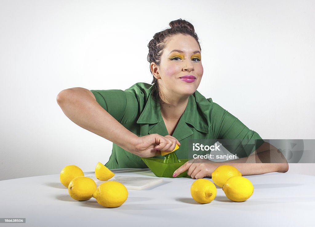 Lustige Hausfrau, Limonade - Lizenzfrei Ehefrau Stock-Foto