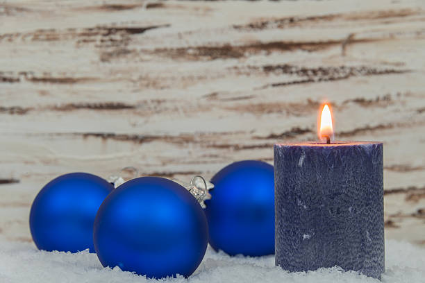 schnee weihnachtsdeko im - weihnachtskugel imagens e fotografias de stock