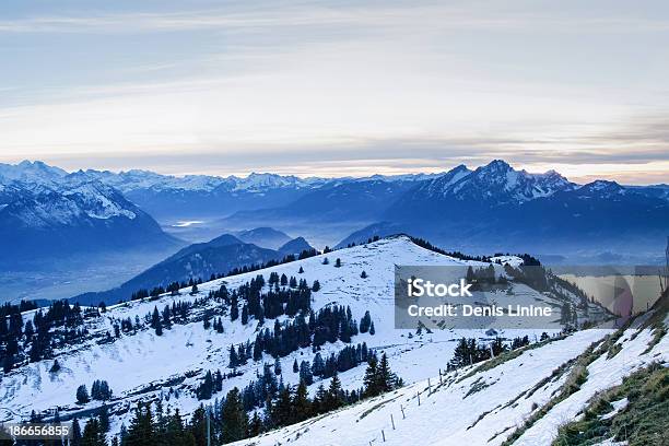 Вид С Верхней Части Горы Rigi Швейцария Зимний Вечер — стоковые фотографии и другие картинки Без людей