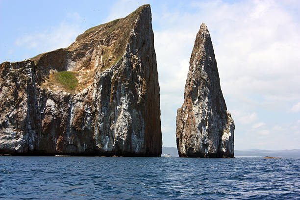 istock Leon Dormido or kicker Rock, Galapagos, Ecuador 186659194