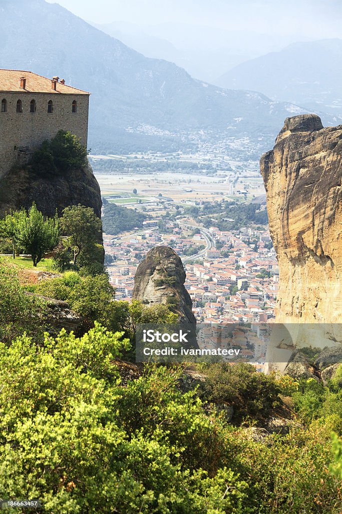 Clifftop mosteiros de Meteora - Foto de stock de Cultura Grega royalty-free