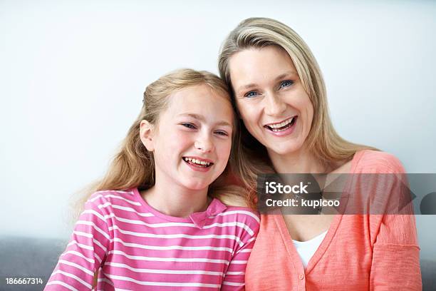 Foto de Ela Está Como A Mãe e mais fotos de stock de 12-13 Anos - 12-13 Anos, 30 Anos, Adulto